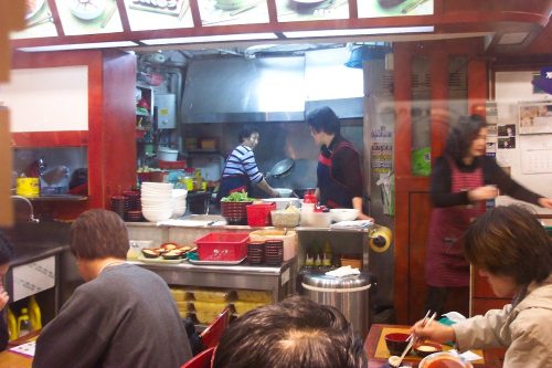 All'interno di un ristorante-tenda
