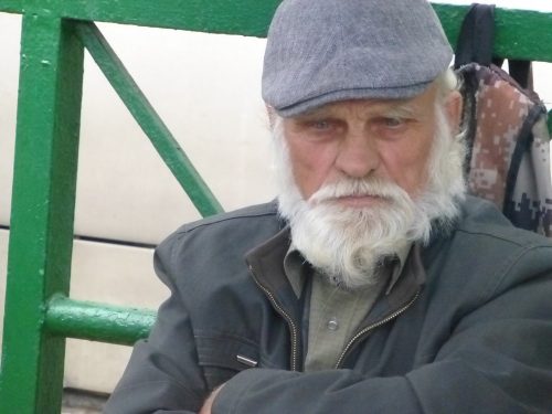 Quest'uomo di Novosibirsk, al centro della Siberia, sembra uscito da un romanzo di Tolstoj